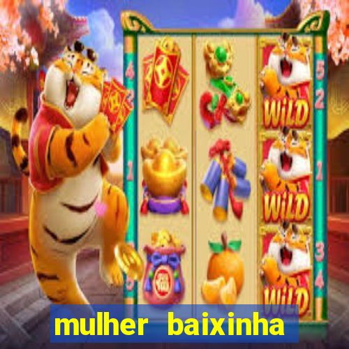 mulher baixinha transando com homens altos