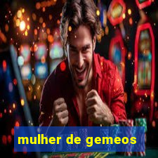 mulher de gemeos